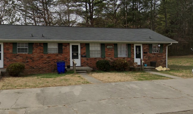 Building Photo - 1855 Green Dr NW Unit 3 Rental
