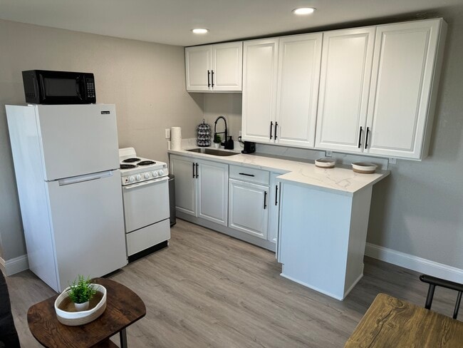 Fully stocked kitchen - 5202 County Road 469 Unit 7