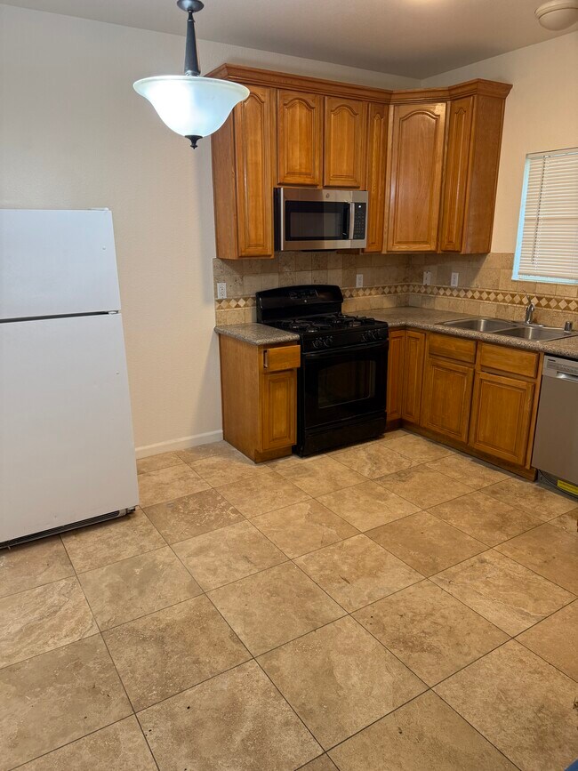 Photo - 1914 El Monte Ave