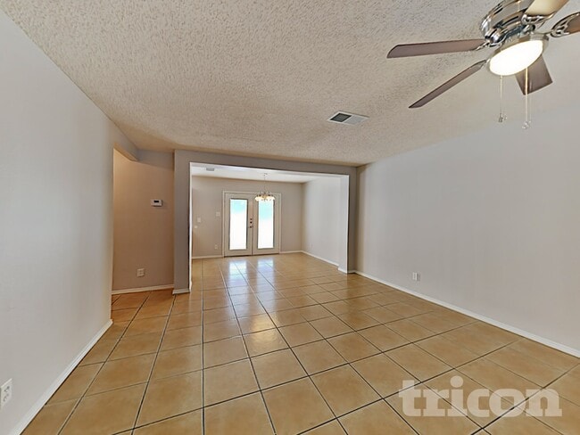 Photo - 7010 Flint View
