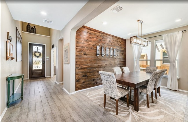 Photo - 1205 Half Hitch Trl