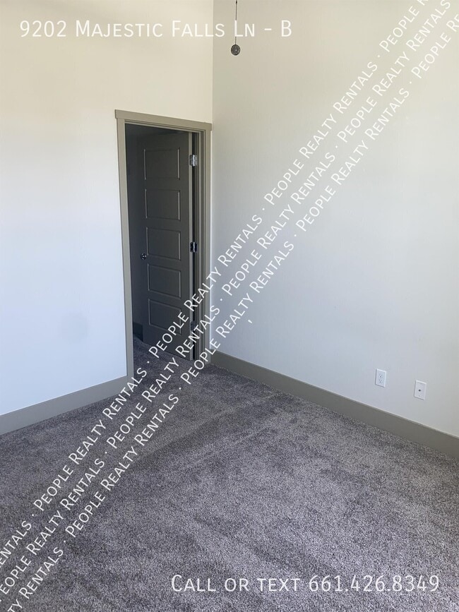 9202 Majestic Falls Ln Unidad B