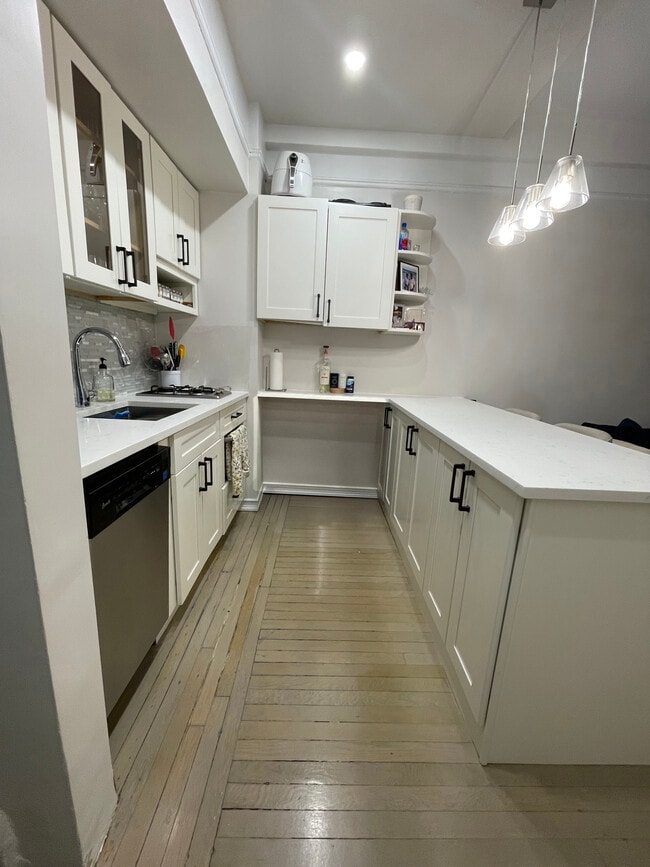 Photo - 50 W 106th St Unidad 1A