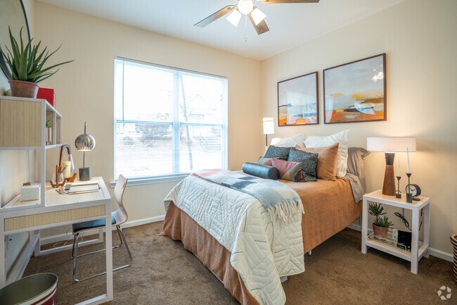 2BR, 2BA – 911SF Bedroom - The Flatts Starkville