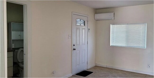 Photo - 1374 Villa St Unit 1374