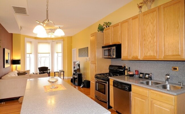 Photo - 1746 W Ohio St Unit 2F