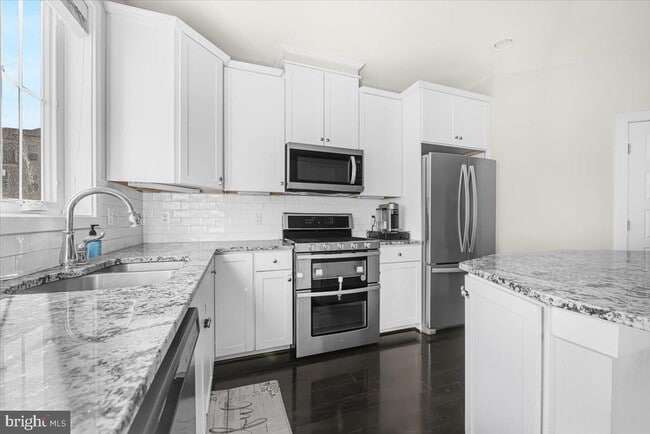 Photo - 12611 Macaulay St