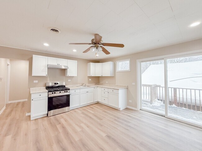 Photo - 106 E State Rd