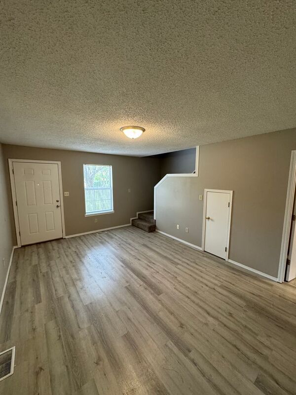 Photo - 214 W Madison St