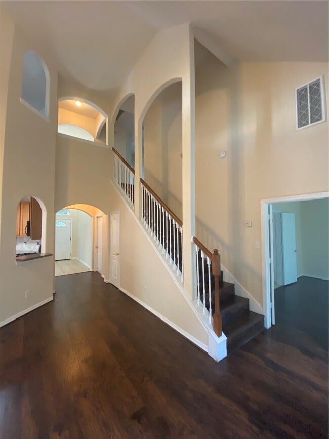 Photo - 9210 Hidden Lake E Dr