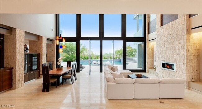 Photo - 98 Sun Glow Ln