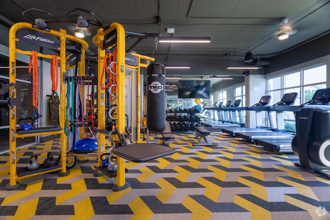 Photo - Encore at Forest Park