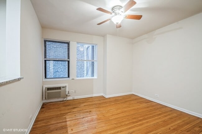 Photo - 1504 N Dearborn Pkwy Unit 213