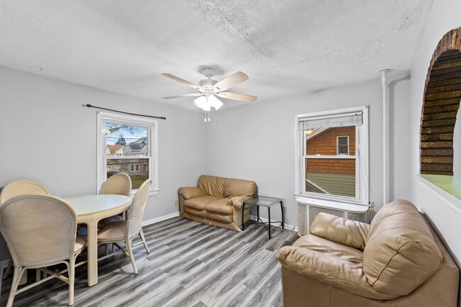 Photo - 23 2nd St Unidad # 2nd Floor