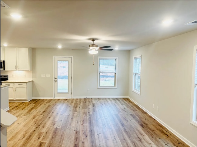 Photo - 27935 Chalmers Cir