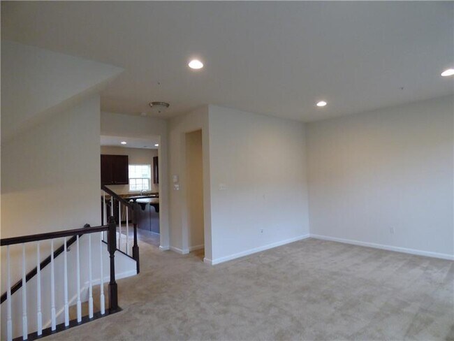 Photo - 2302 Pointe View Dr