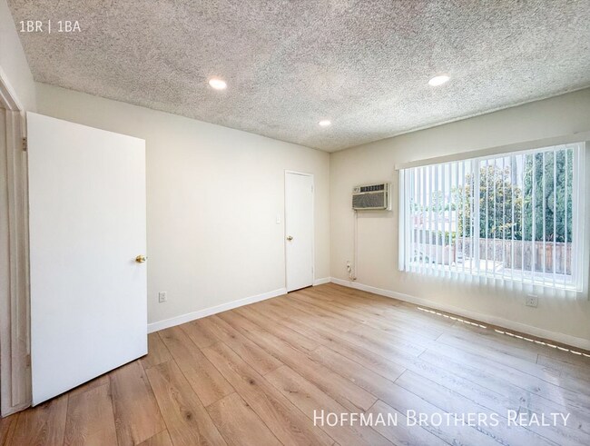5461 Kester Ave Unit 122