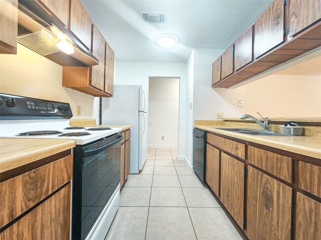 2 Redberry Ct