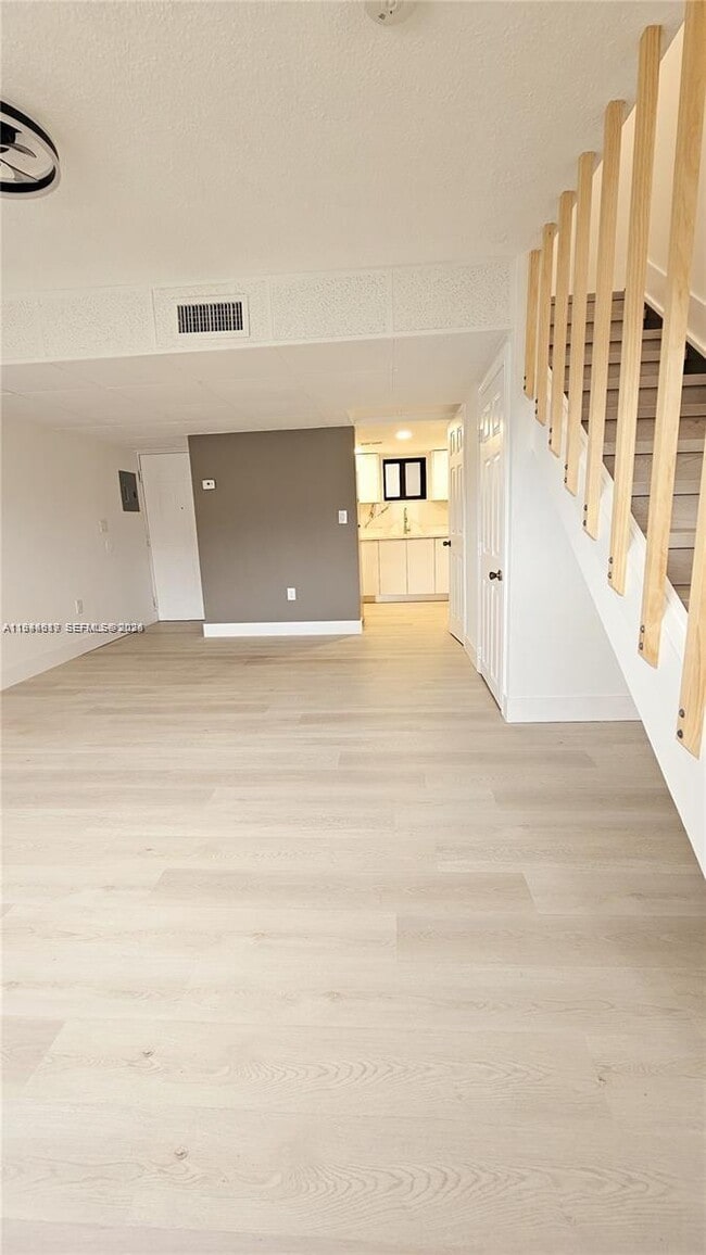 Photo - 5 Olive Dr Unit 19