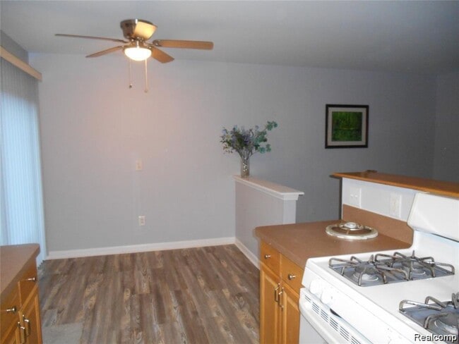 Photo - 2130 Wickham St Unit 4