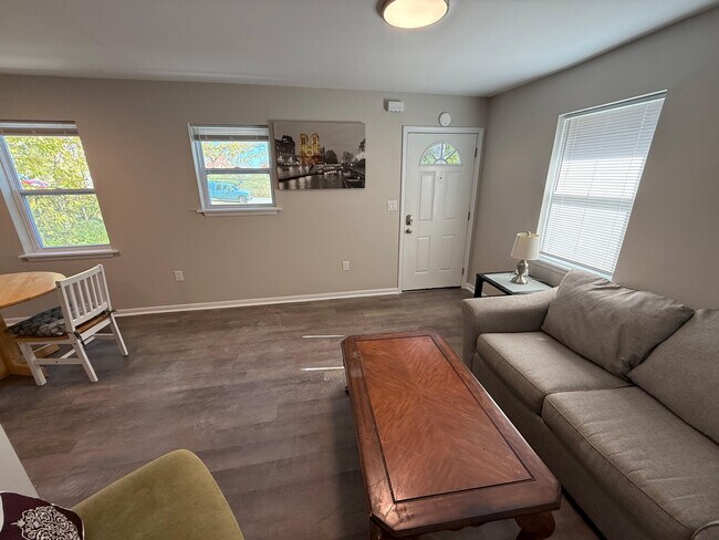 Photo - 213 N Ann St Unidad 5