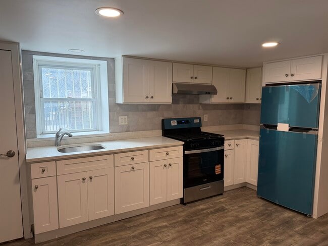 Building Photo - 290 Paterson Plank Rd Unit 1