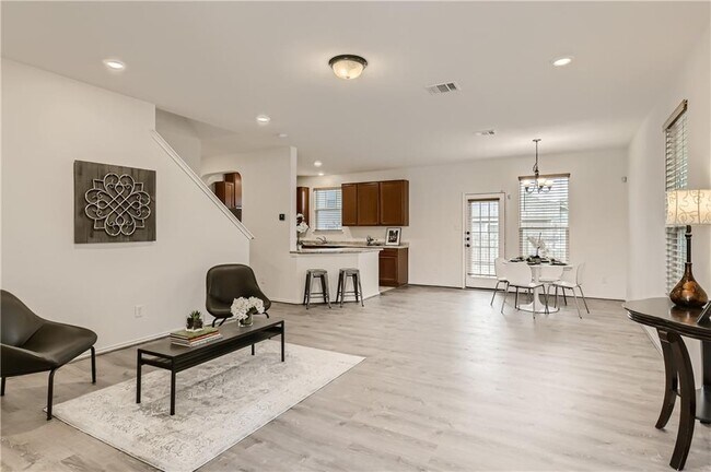 Photo - 13905 Vigilance St