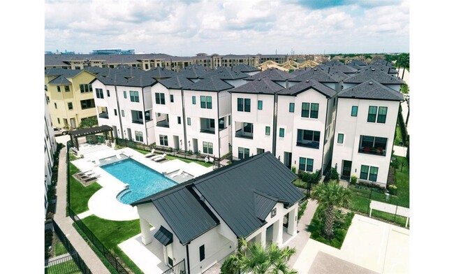 Photo - 2802 Grand Fountains Dr