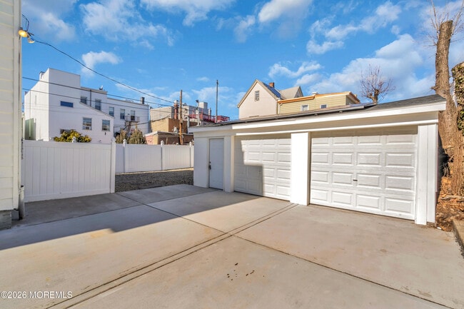 Photo - 11 E 43rd St