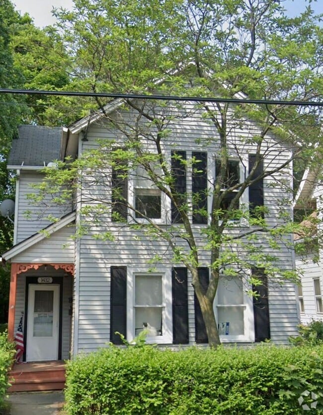 Building Photo - 1432 E 52nd St Unit #1 Rental