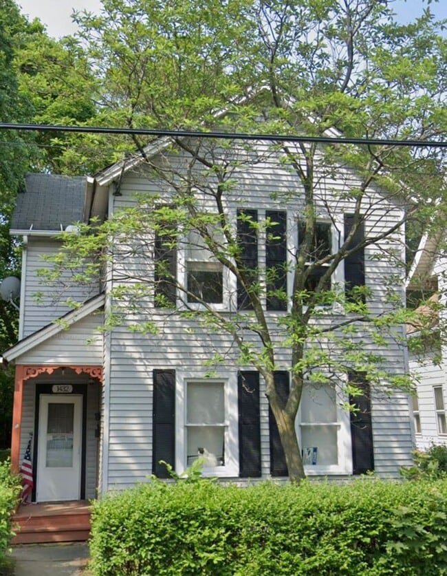 Photo - 1432 E 52nd St Apartment Unit #1
