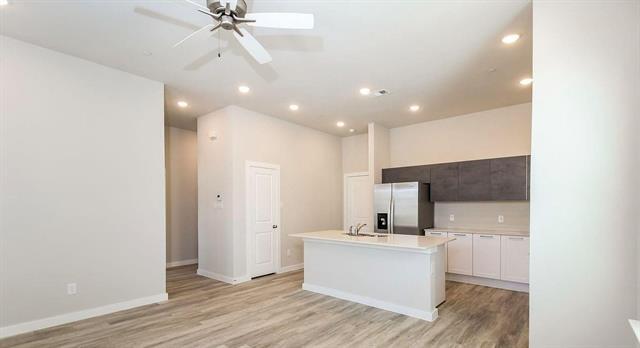 Photo - 1304 Creekbank Dr