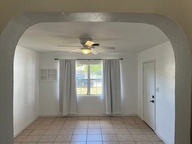 Photo - 2164 Bougainvillea St