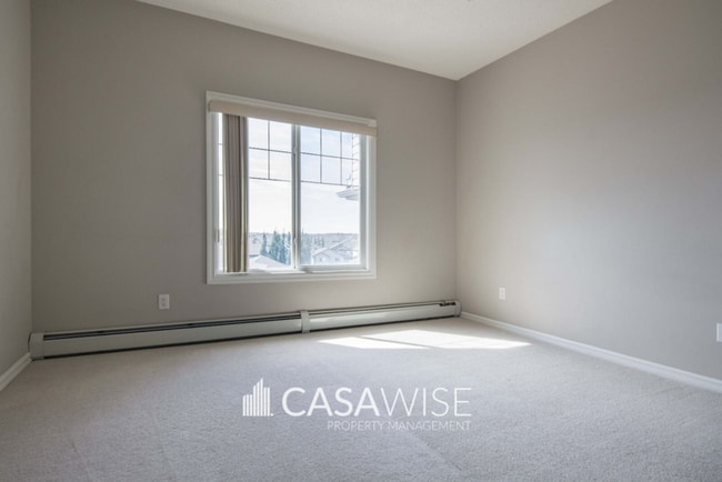 Photo - 16504 118 Ave NW