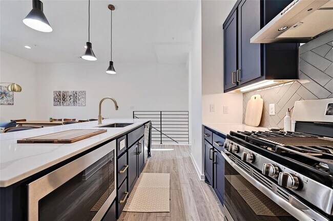 Photo - 2804 S 1st St Unit 2106