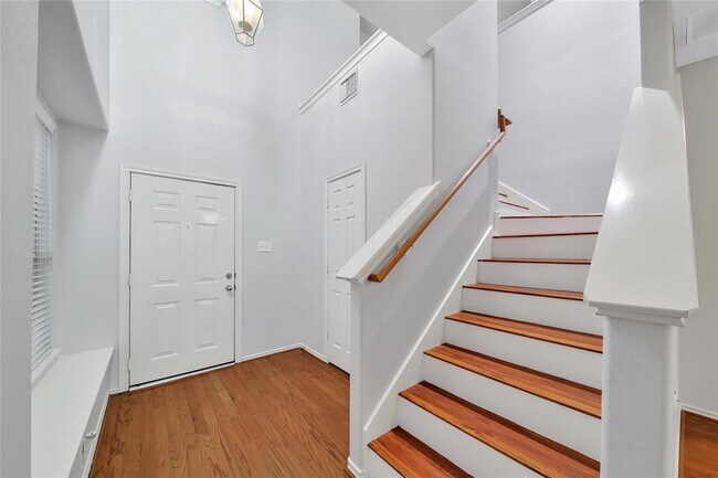 Building Photo - 230 W Stedhill Loop Rental