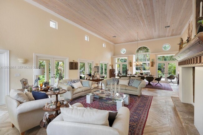 Photo - 10100 Lakeside Dr