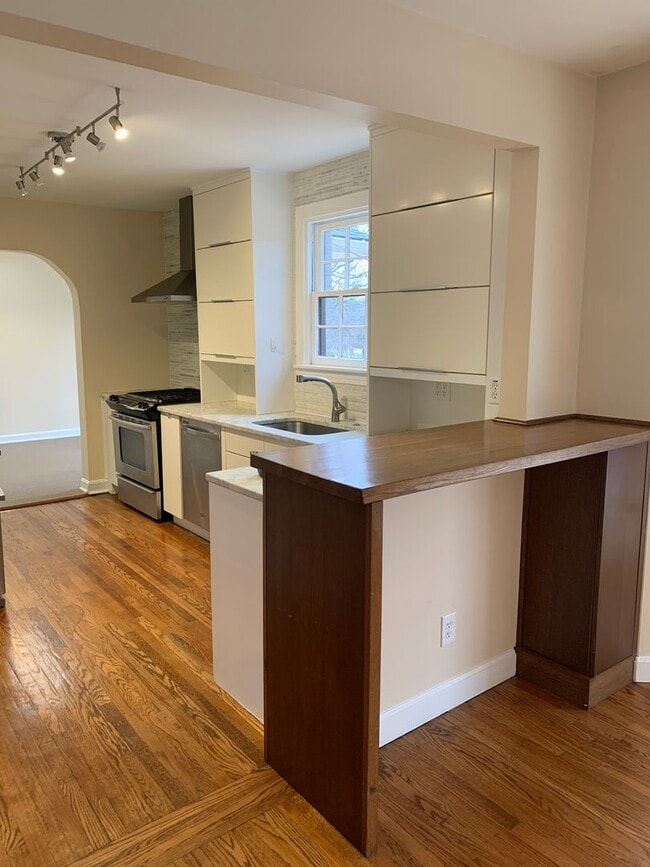 Photo - Seneca Gardens