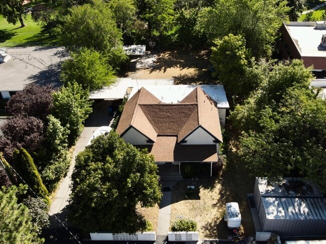 Photo - 595 S State St
