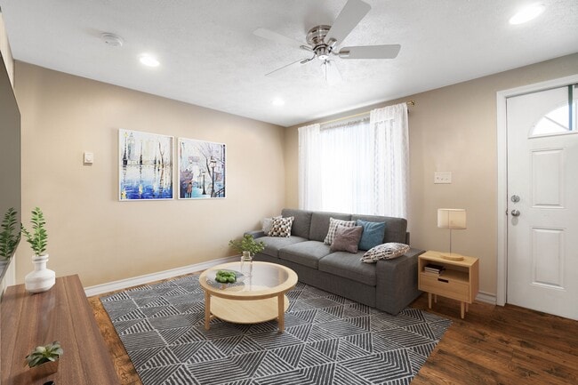 Building Photo - 788 Bower Hill Rd Unit 788 Bower Hill Road #2