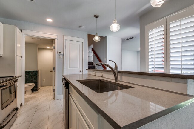 Photo - 3935 Buena Vista St