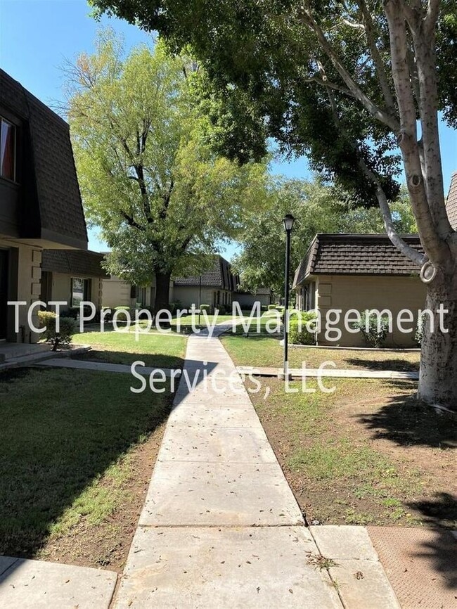Awesome 3 Bedroom Townhome in Tempe!