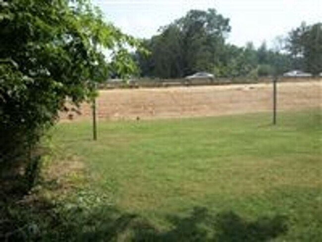 2202 N Fritz Dr
