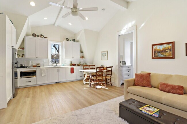 Photo - 3 N Walworth Ave