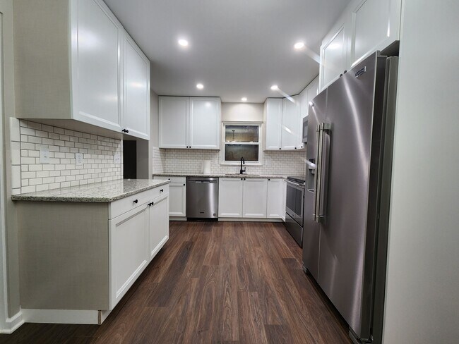 Kitchen - 1164 S Yearling Rd House