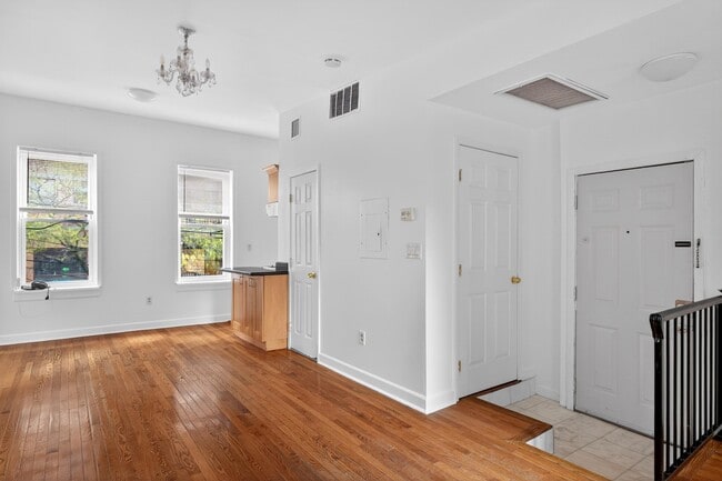 Photo - 260 Warren St Unit APT 2