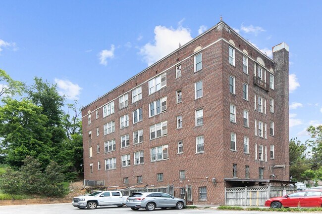 Photo - Charleston Court