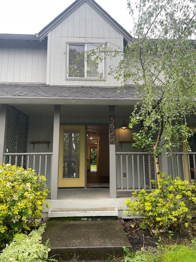 Building Photo - 5620-5624-5624 NE Killingsworth St Unit 5622 Rental