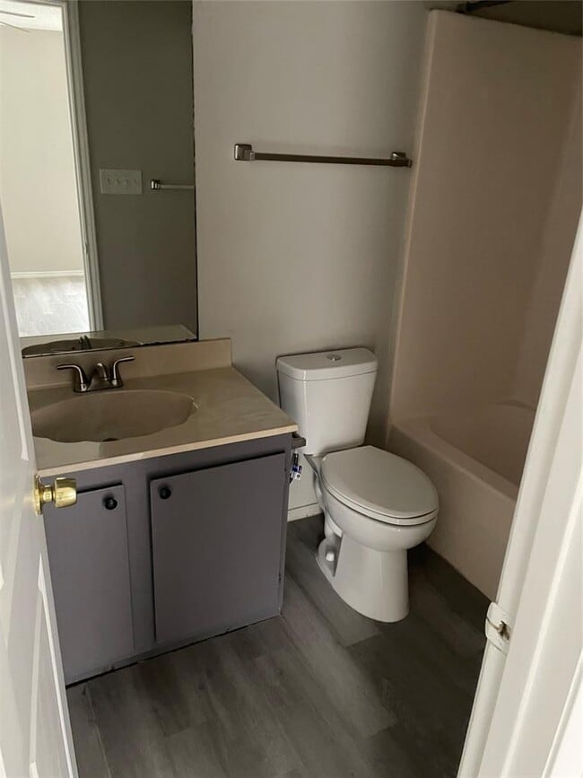 Photo - 106 E Austin Ave