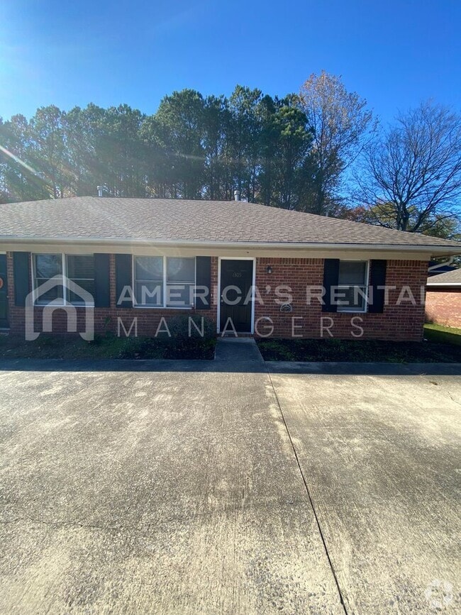 Building Photo - 1305 Ave C SE Unit 1305 Avenue Court SE Rental